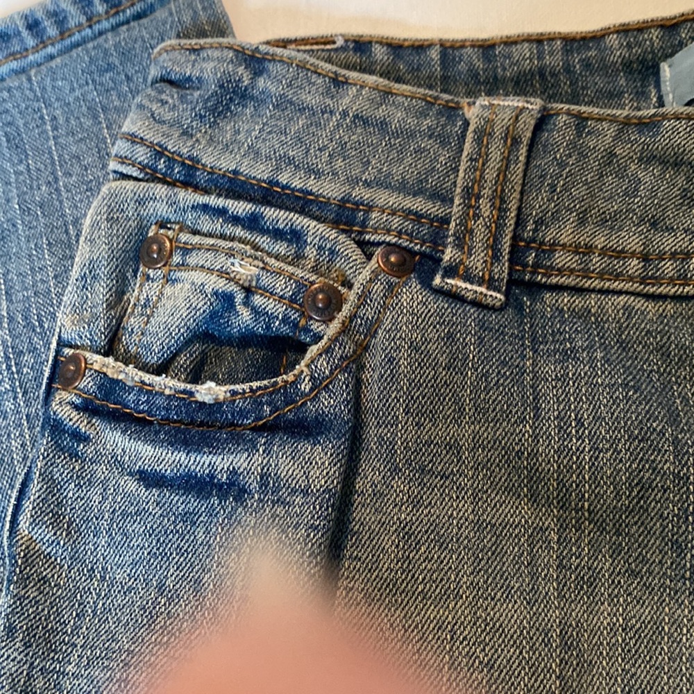 NWT & Vintage Mossimo Distressed Capri Jeans - Picture 3 of 9